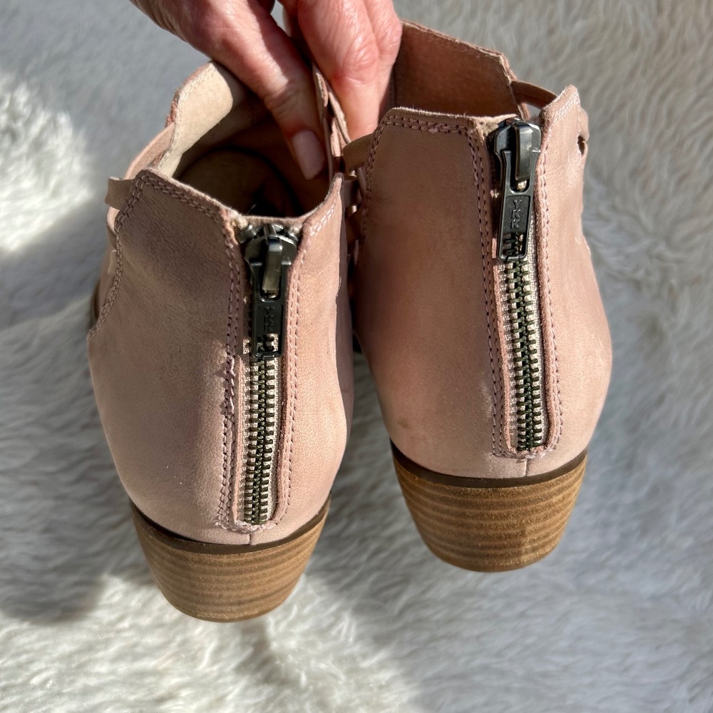 Seychelles Dusty Blush Suede Lattice Side Cutout Ankle Boots - Picture 5 of 12